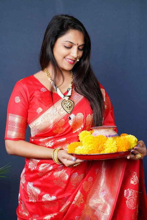 Load image into Gallery viewer, Fragrant Red Kanjivaram Silk Saree With Glittering Blouse Piece
