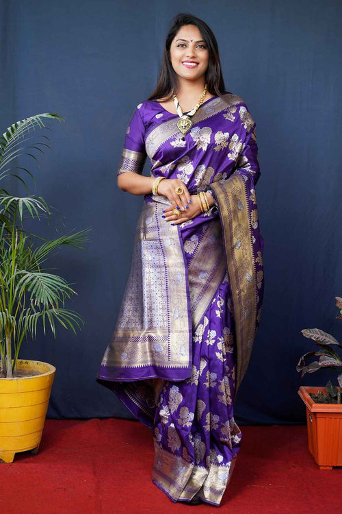 Load image into Gallery viewer, Symmetrical Royal Blue Kanjivaram Silk Saree With Glittering Blouse Piece

