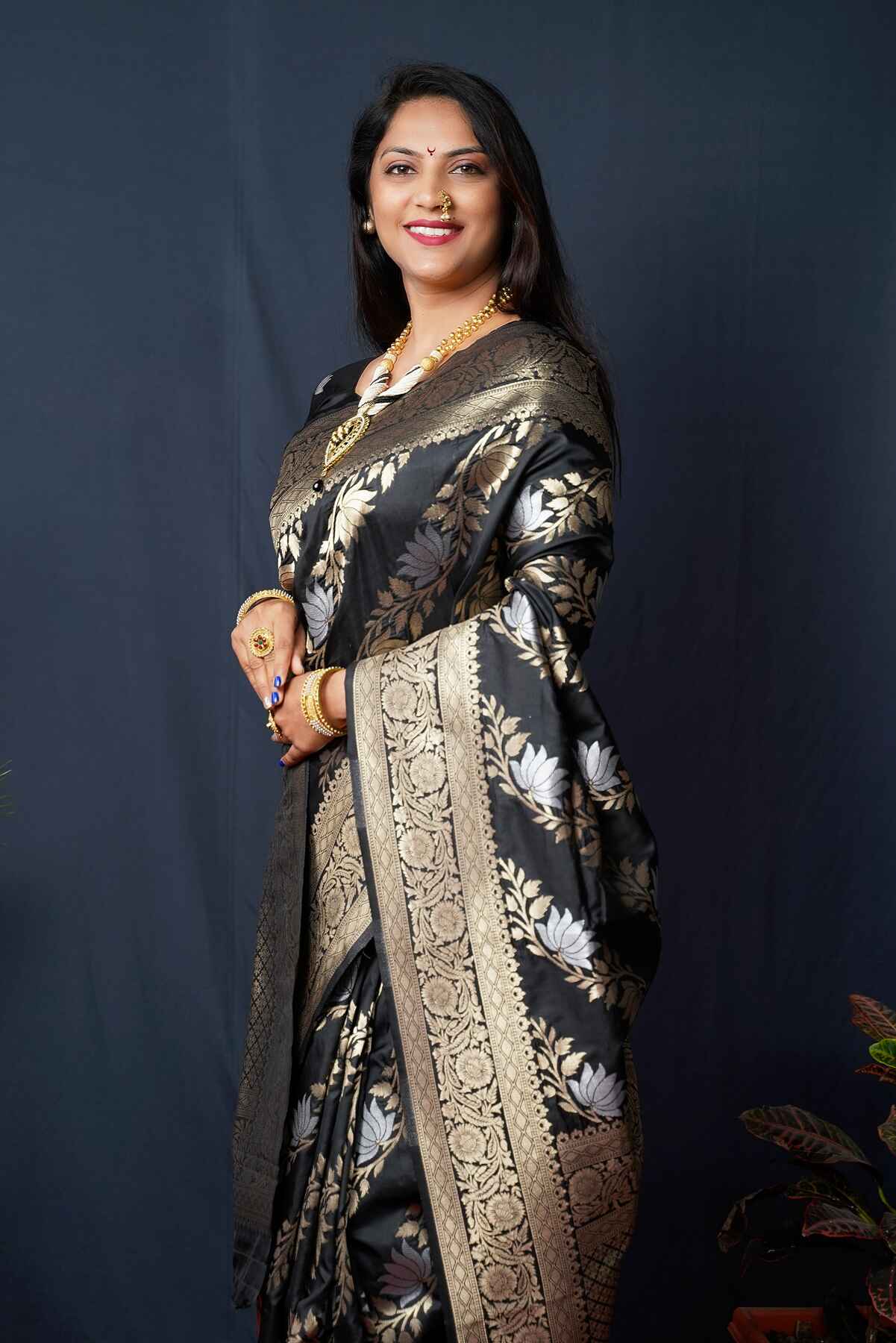 Murmurous Black Kanjivaram Silk With Fairytale Blouse Piece