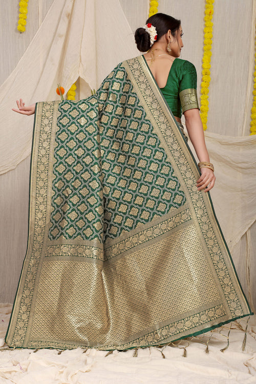 Load image into Gallery viewer, Adoring Green Kanjivaram Silk With Pleasurable Blouse Piece
