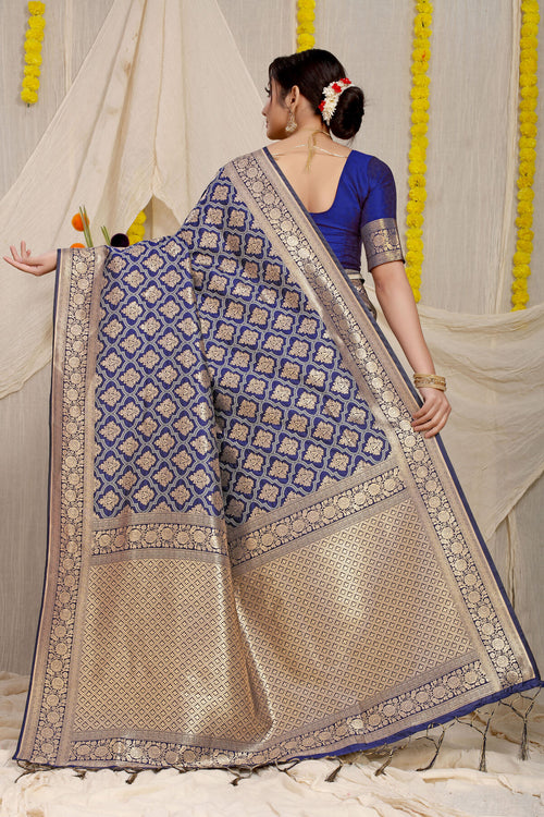 Load image into Gallery viewer, Excellent Navy Blue Kanjivaram Silk With Delectable Blouse Piece
