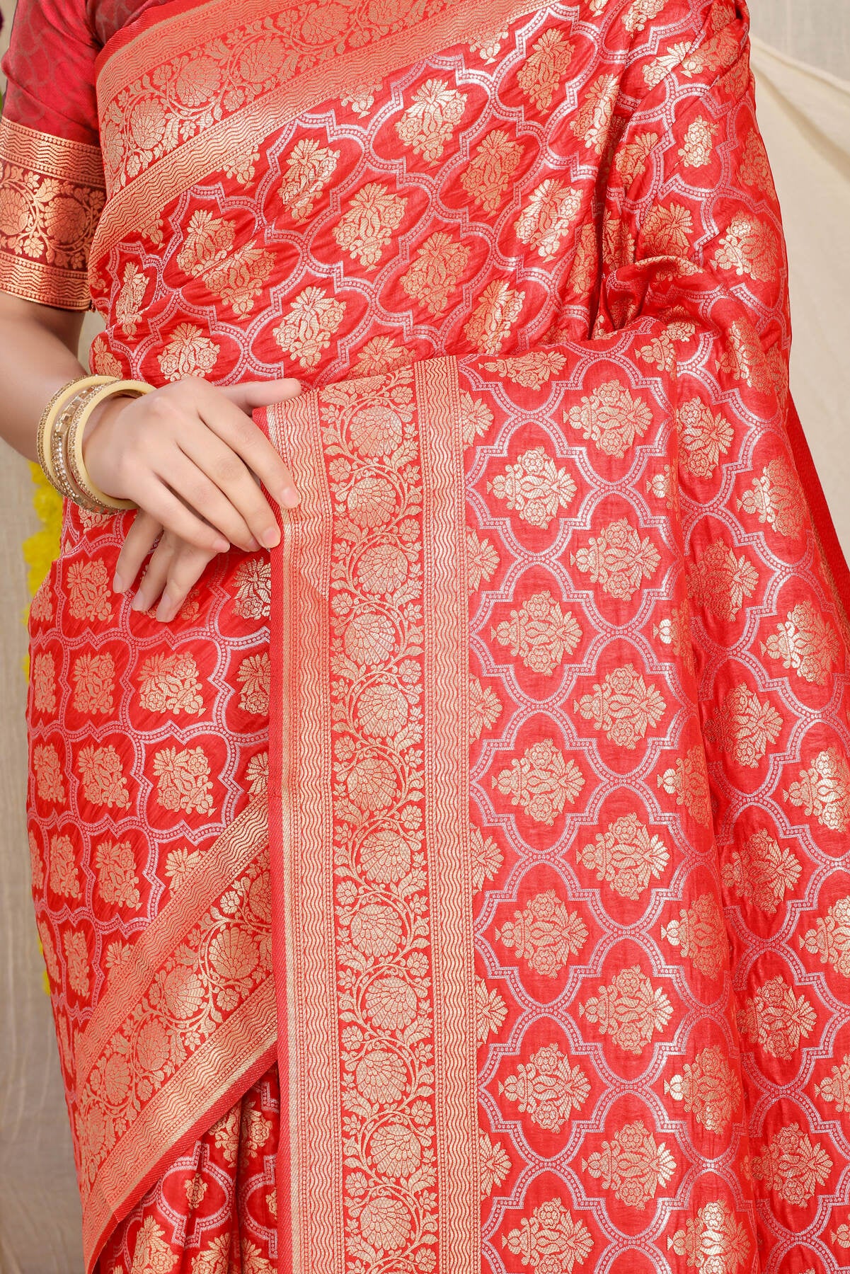 Surreptitious Red Kanjivaram Silk With Embrocation Blouse Piece