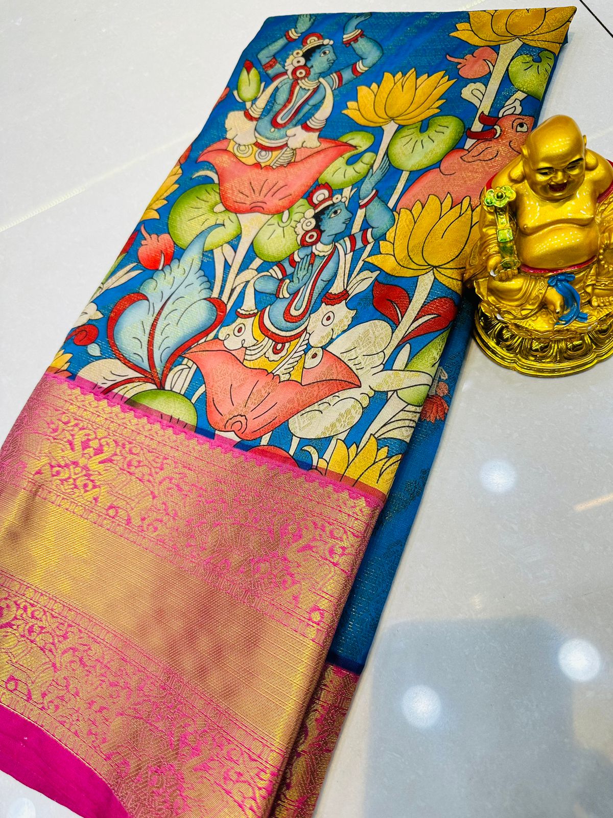 Splendiferous Blue Kanjivaram Silk Sare With Desultory Blouse Piece