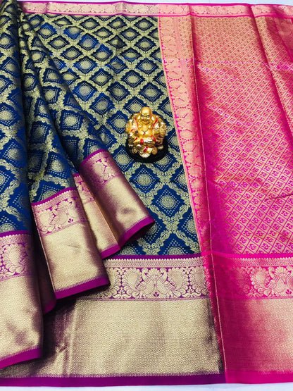 Glittering Navy Blue Kanjivaram Silk With Beauteous Blouse Piece