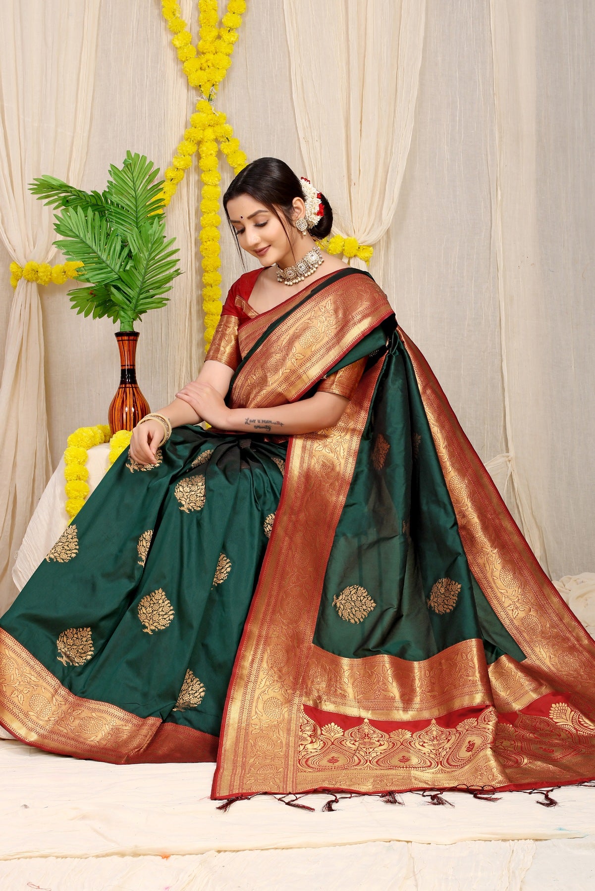 Diaphanous Dark Green Banarasi Silk Saree With Forbearance Blouse Piece