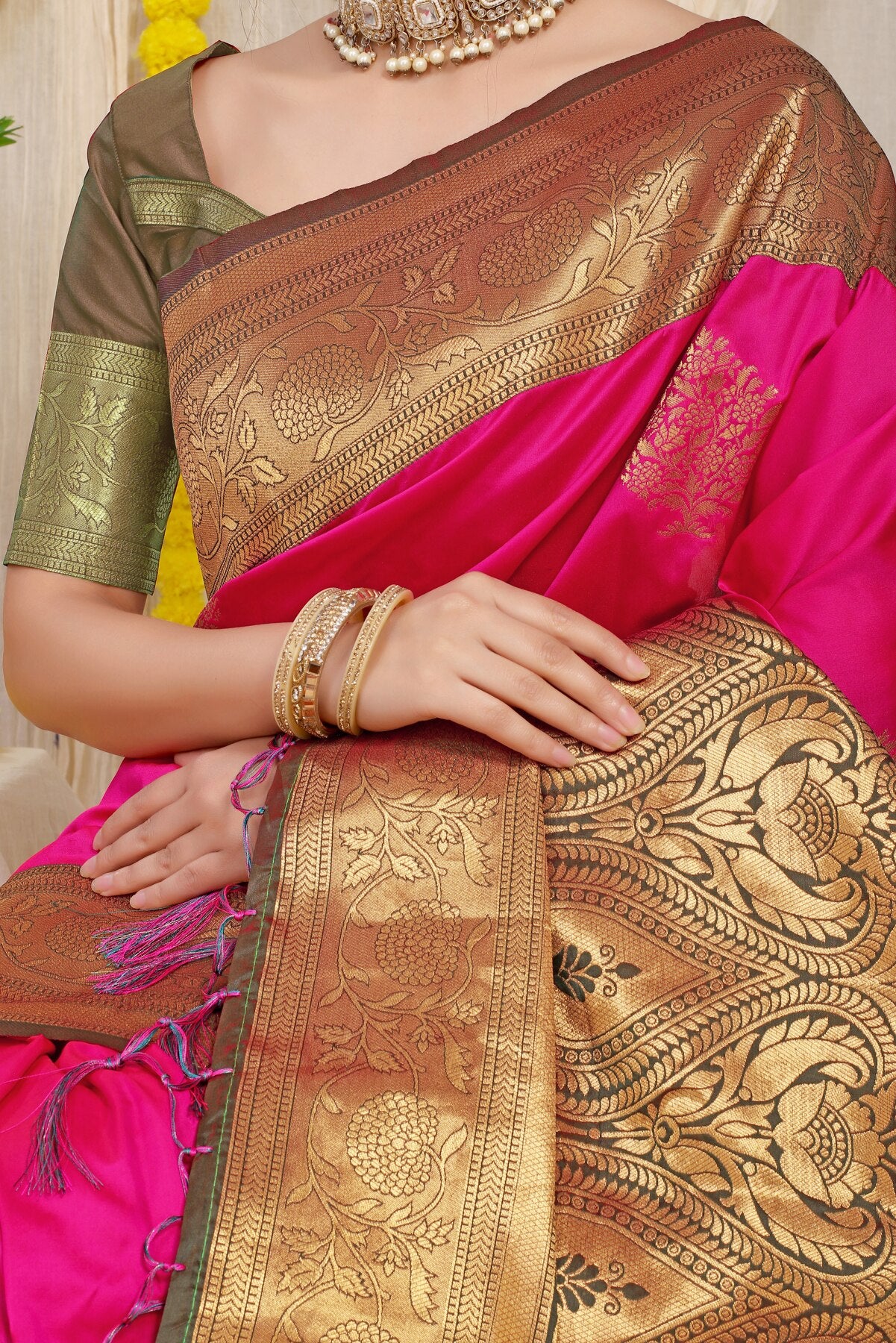 Expert Tips: Identify Original Pure Banarasi Silk Sarees Online – Chinaya  Banaras