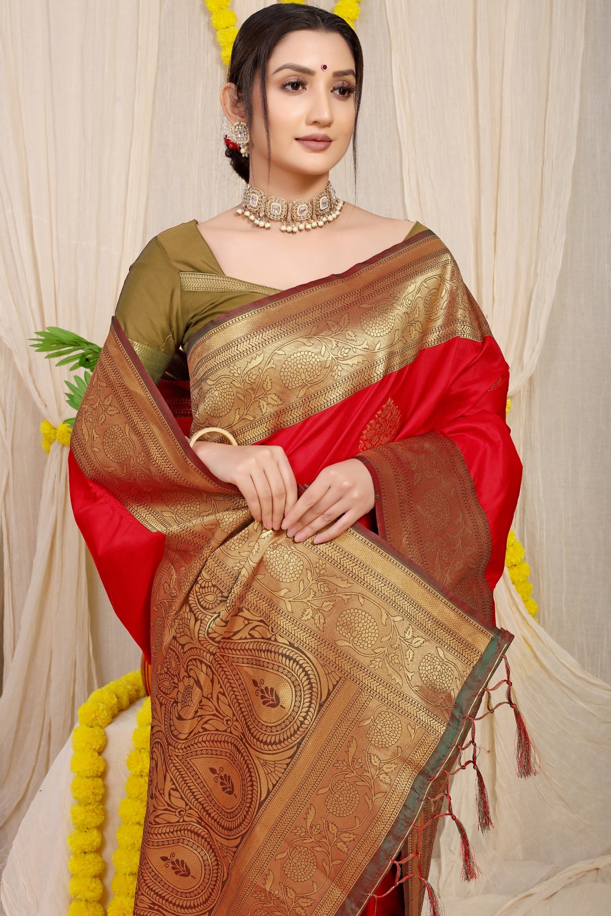 Stylish Red Banarasi Silk Saree With Forbearance Blouse Piece