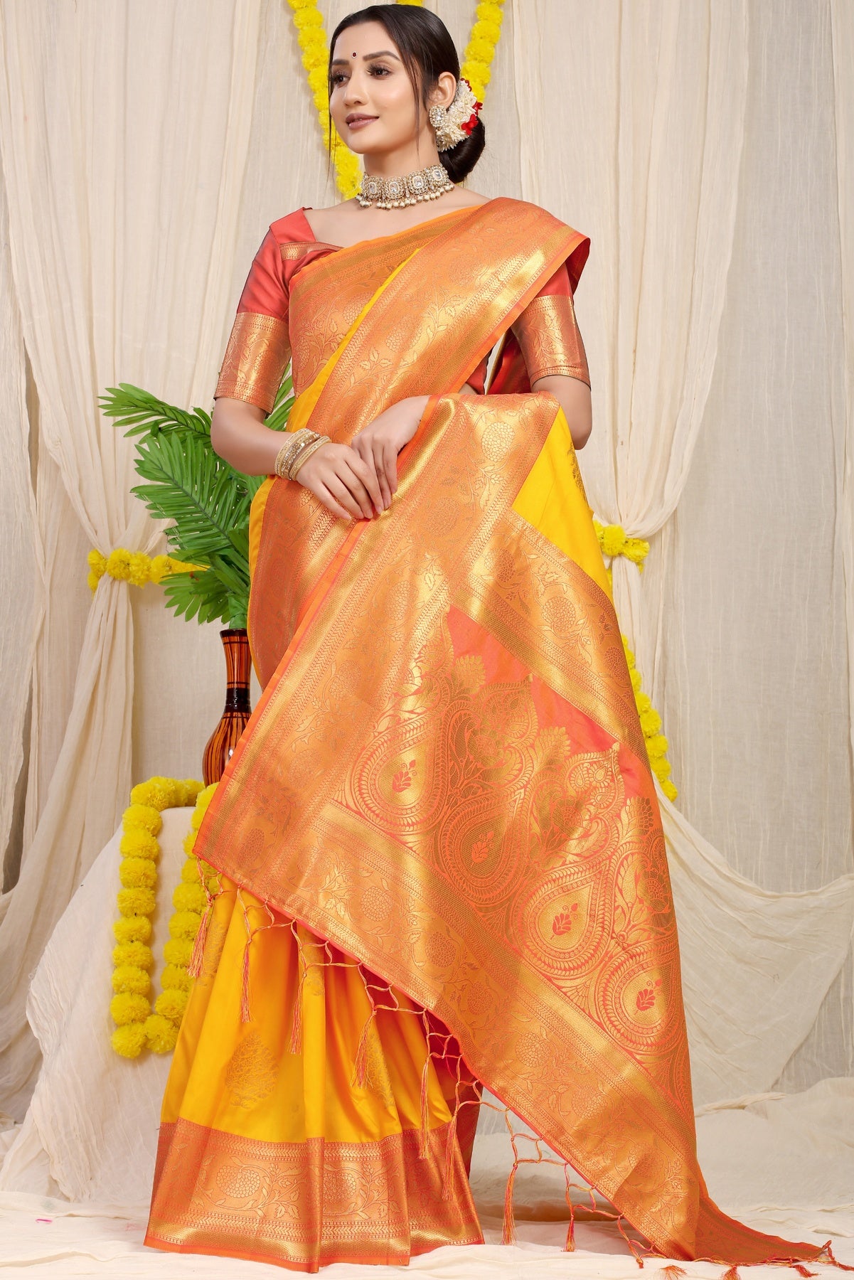 Mesmerising Yellow Banarasi Silk Saree With Forbearance Blouse Piece