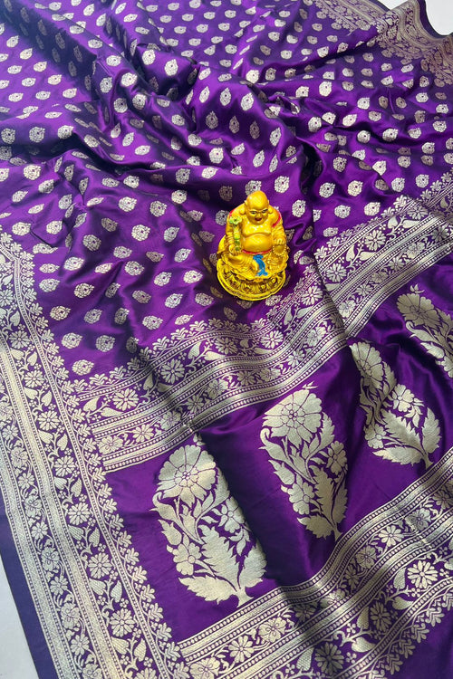 Load image into Gallery viewer, Evocative Purple Banarasi Silk Saree With Seraglio Blouse Piece
