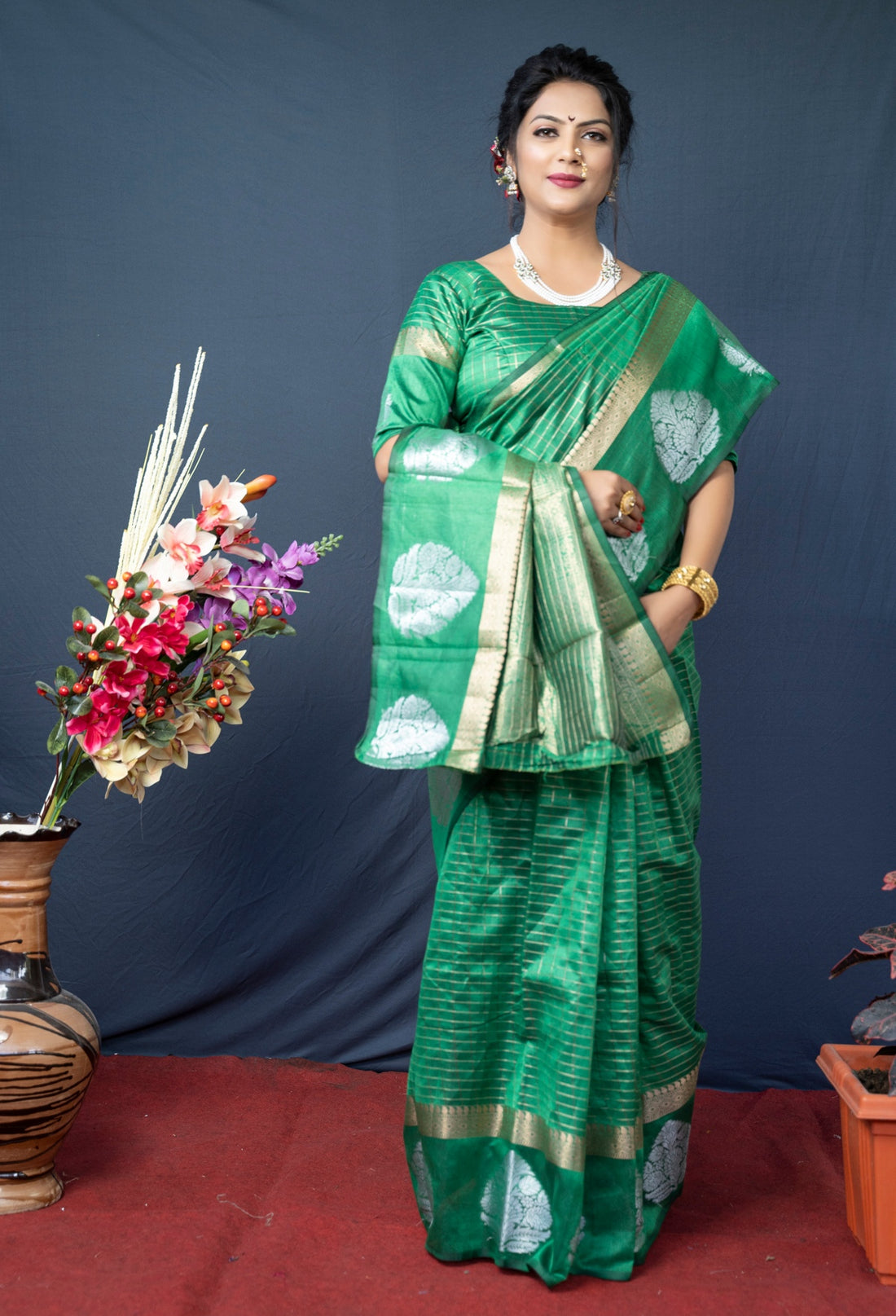 Smashing Green Linen Silk Saree With Super Mesmerising Blouse Piece