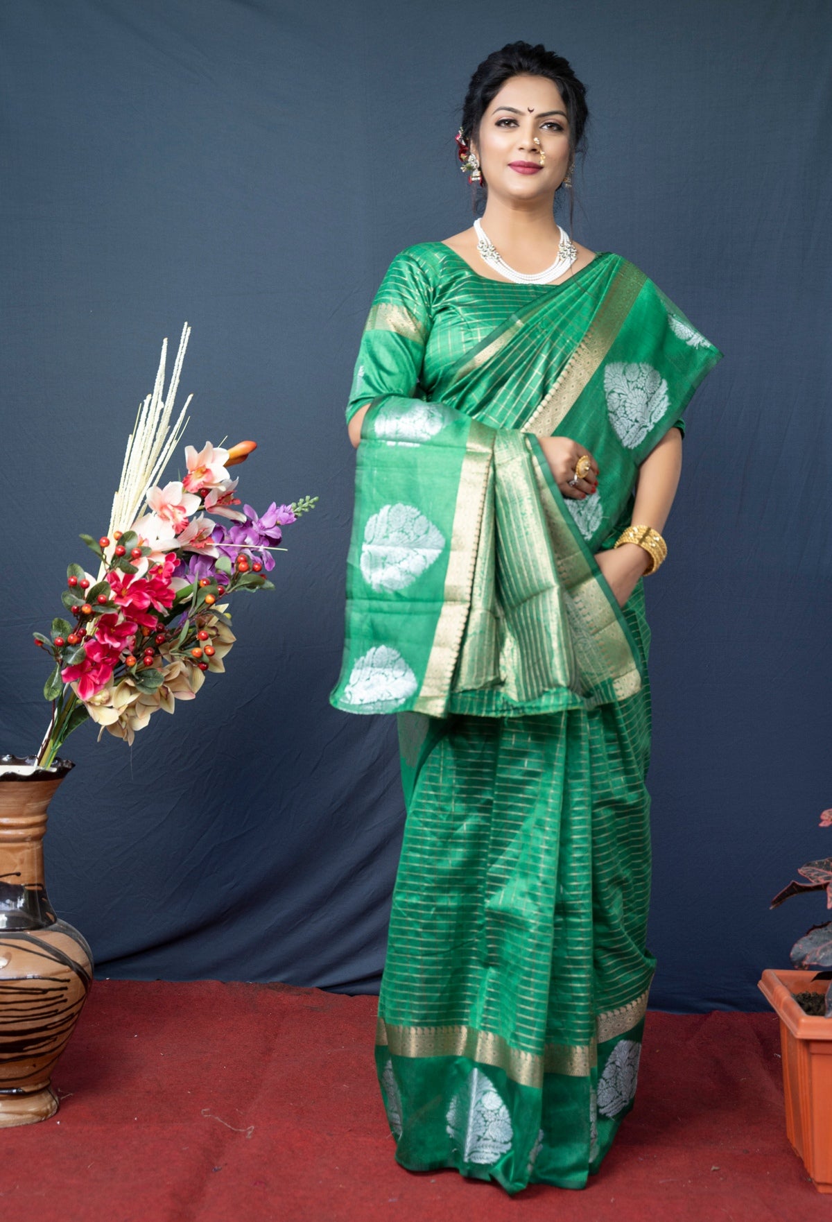 Smashing Green Linen Silk Saree With Super Mesmerising Blouse Piece