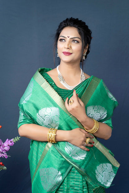 Smashing Green Linen Silk Saree With Super Mesmerising Blouse Piece