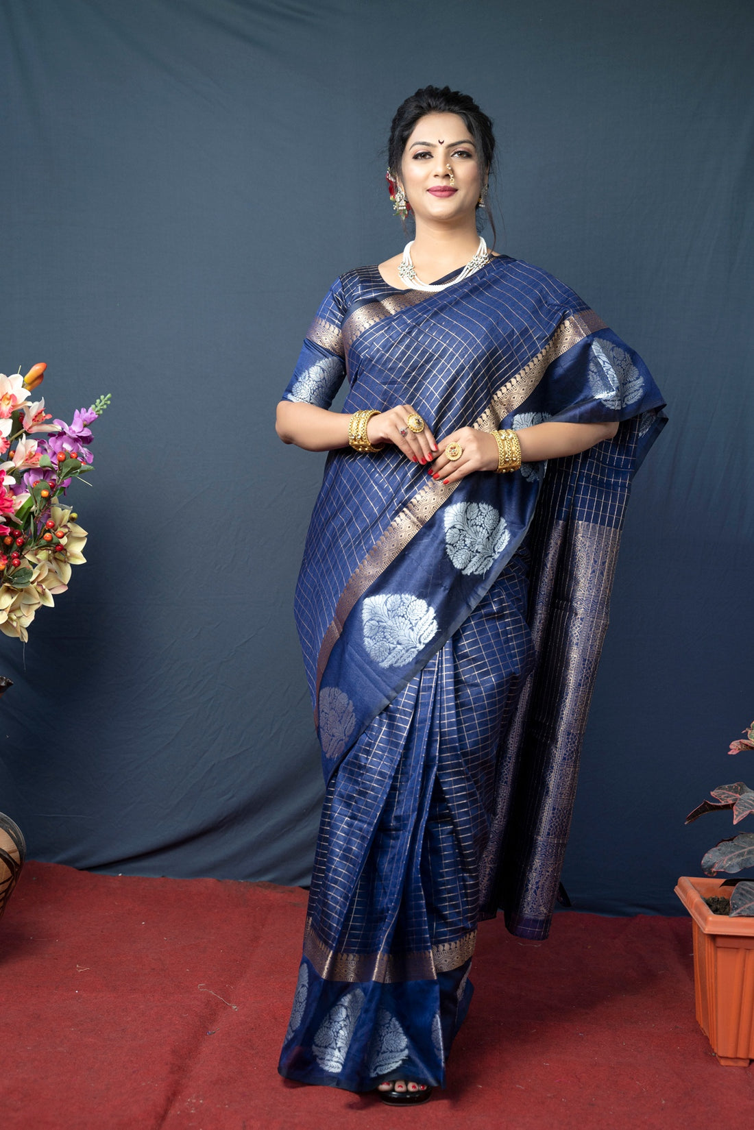 Splendiferous Navy Blue Linen Silk Saree With Super Mesmerising Blouse Piece