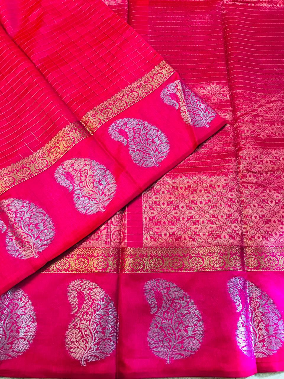 Embrocation Dark Pink Linen Silk Saree With Radiant Blouse Piece