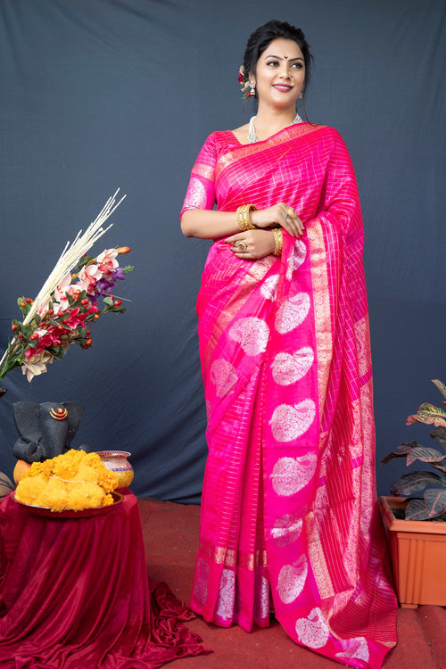 Load image into Gallery viewer, Embrocation Dark Pink Linen Silk Saree With Radiant Blouse Piece

