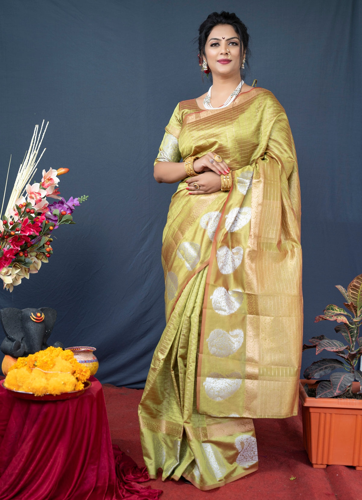 Eloquence Mehndi Linen Silk Saree With Radiant Blouse Piece