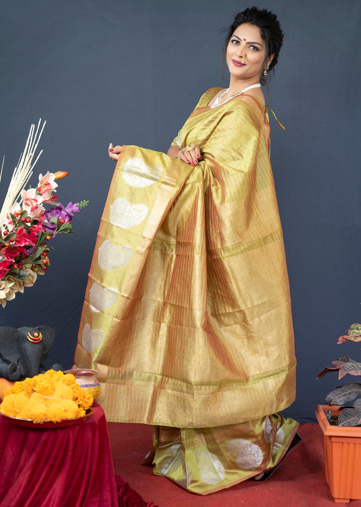 Eloquence Mehndi Linen Silk Saree With Radiant Blouse Piece