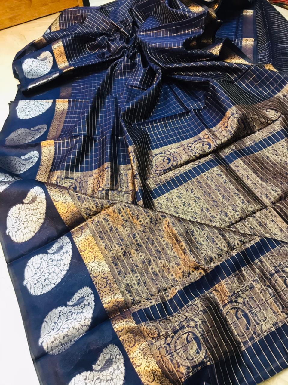 Elision Navy Blue Linen Silk Saree With Radiant Blouse Piece