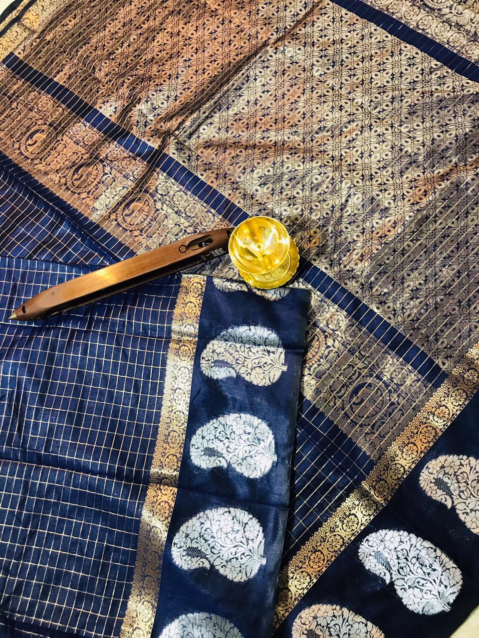 Elision Navy Blue Linen Silk Saree With Radiant Blouse Piece