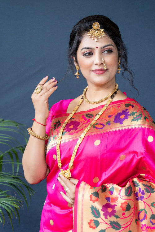 Load image into Gallery viewer, Prettiest Dark Pink Paithani Silk Saree With Sizzling Blouse Piece
