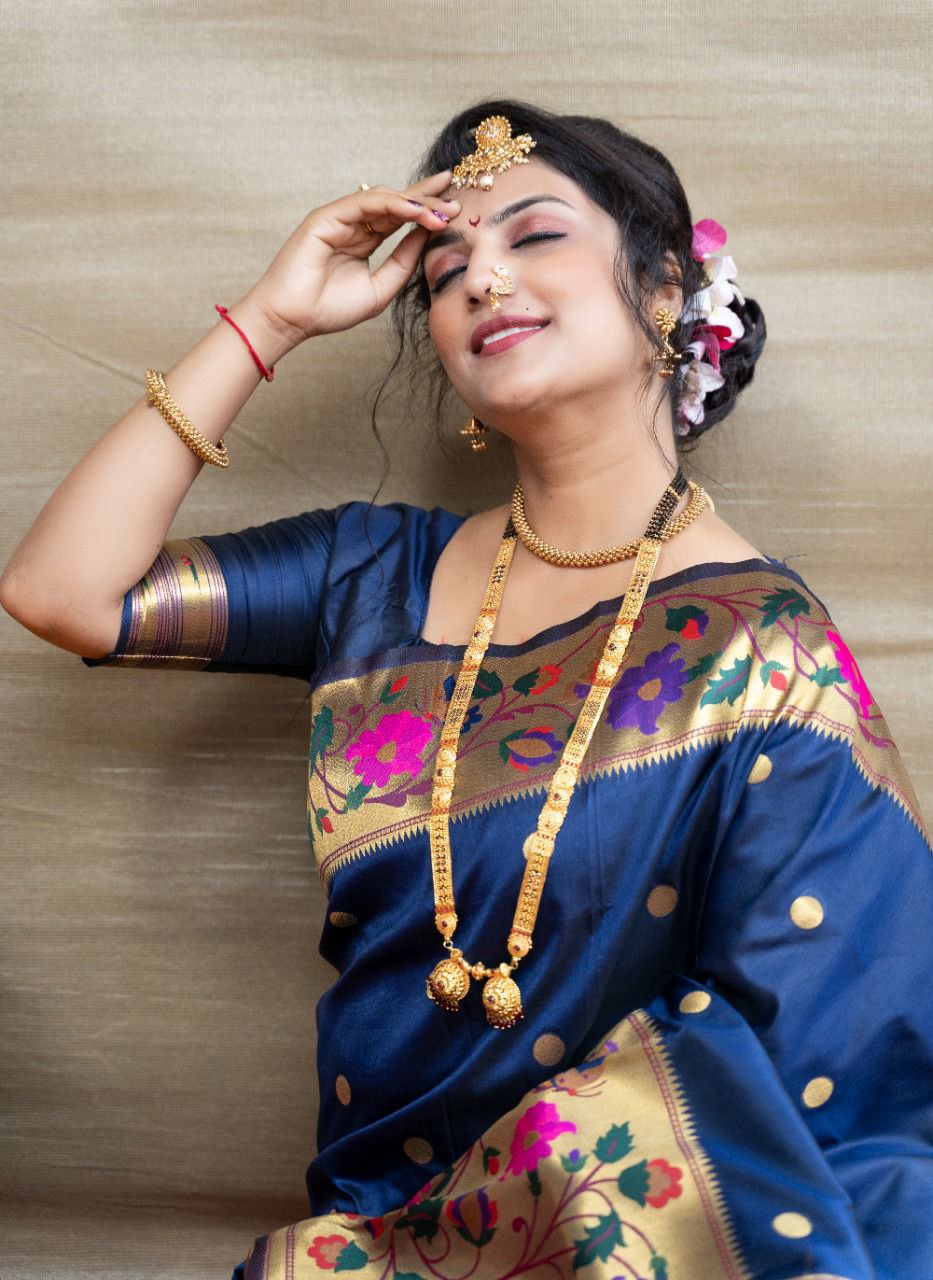 Most Flattering Navy Blue Paithani Silk Saree With Sizzling Blouse Piece