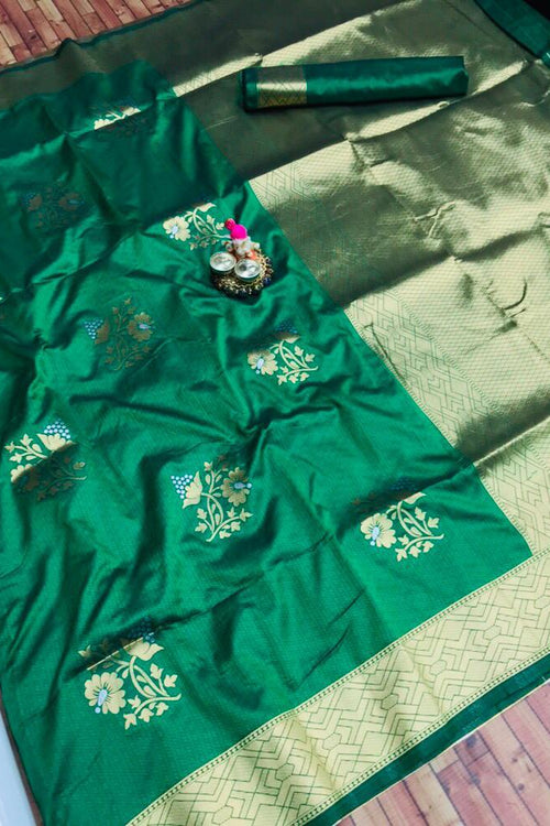 Load image into Gallery viewer, Energetic Green Kanjivaram Silk With Arresting Blouse Piece
