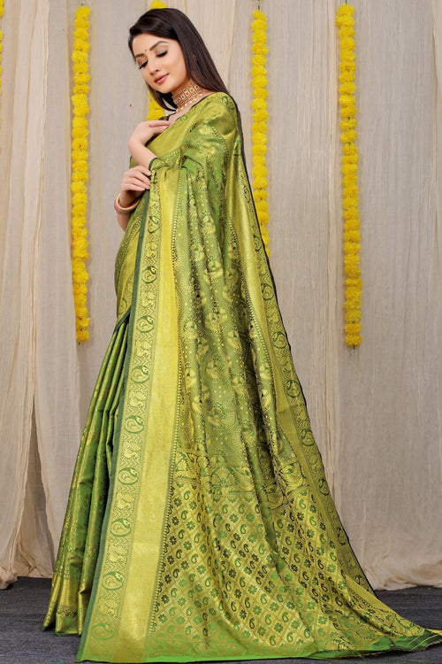 Load image into Gallery viewer, Gorgeous Green Kanjivaram Silk With Scintilla Blouse Piece
