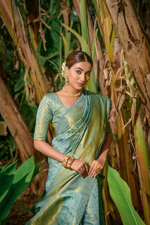 Load image into Gallery viewer, Sizzling Sky Kanjivaram Silk With Classic Blouse Piece
