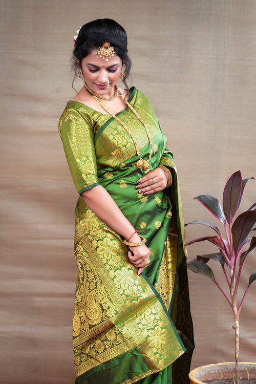 Load image into Gallery viewer, Preferable Green Banarasi Silk Saree With Assemblage Blouse Piece
