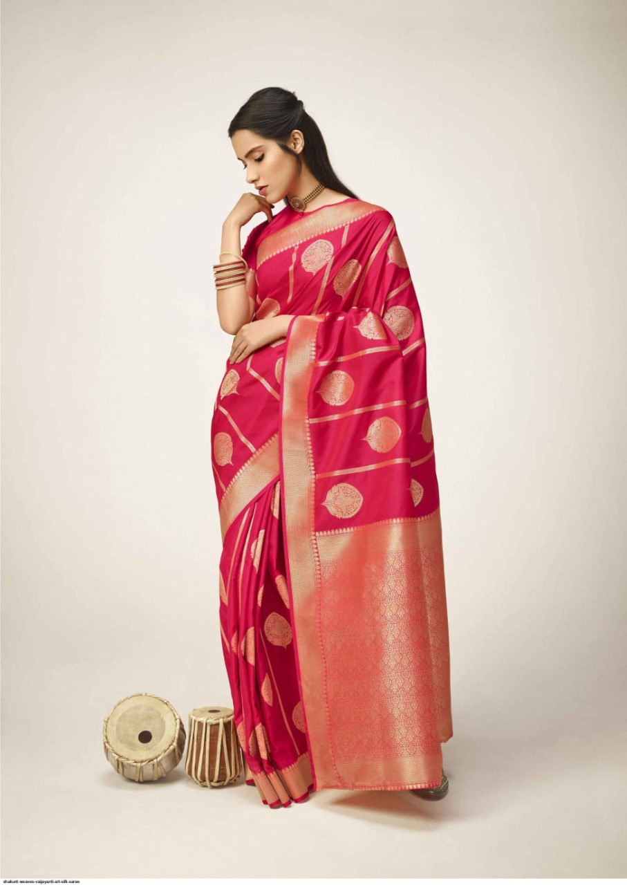 Bucolic Dark Pink Kanjivaram Silk With A glam Blouse Piece