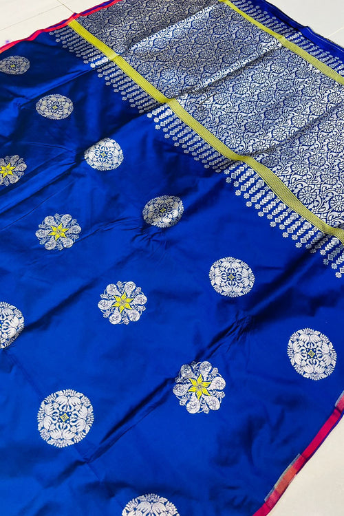 Load image into Gallery viewer, Captivating Royal Blue Soft Silk Saree With Majesty Blouse Piece
