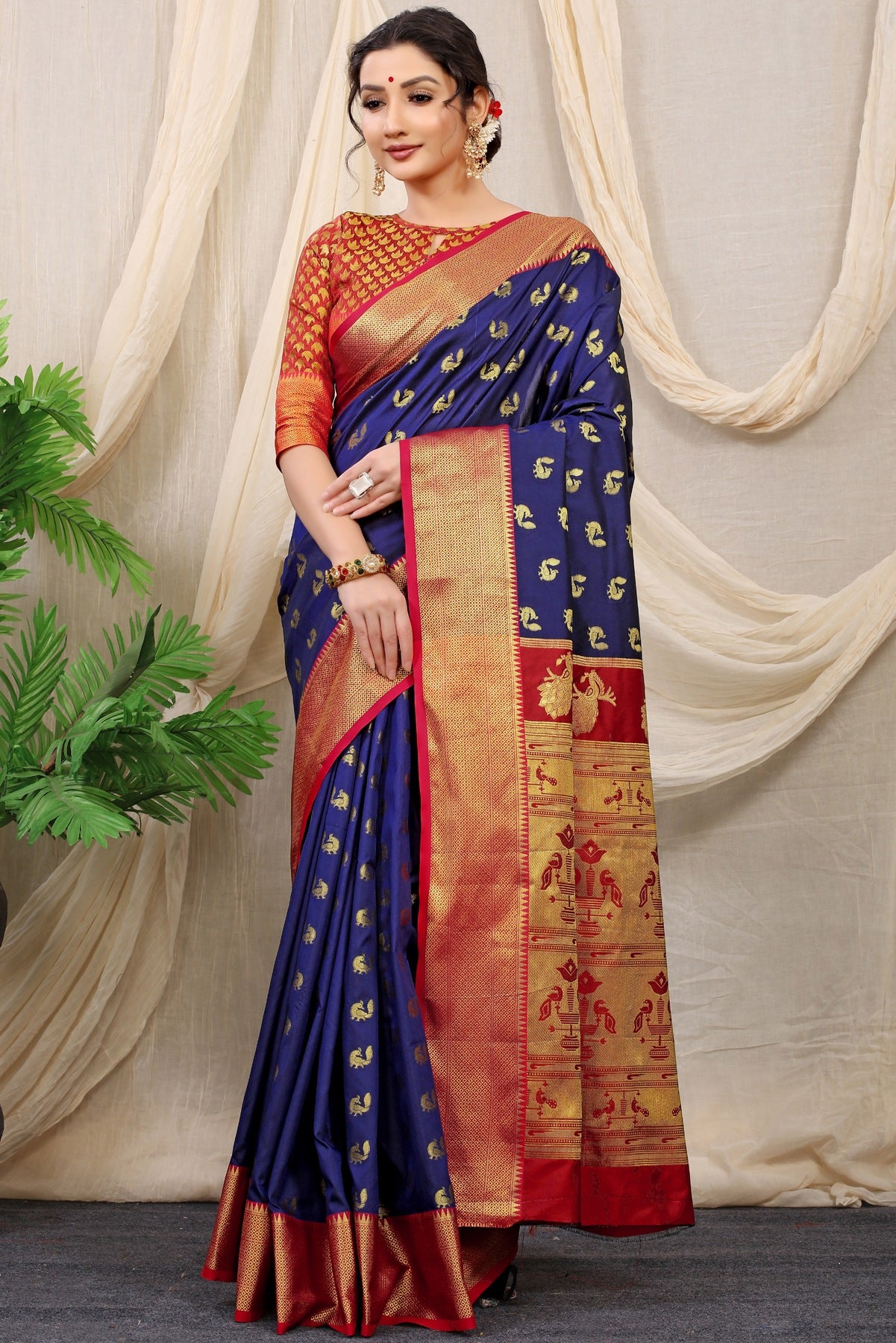 Profuse Navy Blue Paithani Silk Saree With Super Demesne Blouse Piece