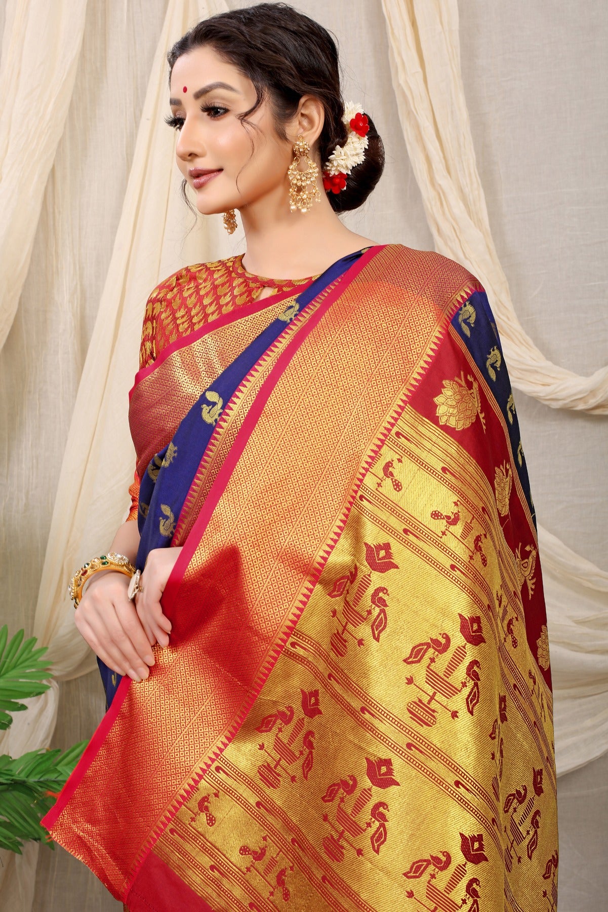 Profuse Navy Blue Paithani Silk Saree With Super Demesne Blouse Piece