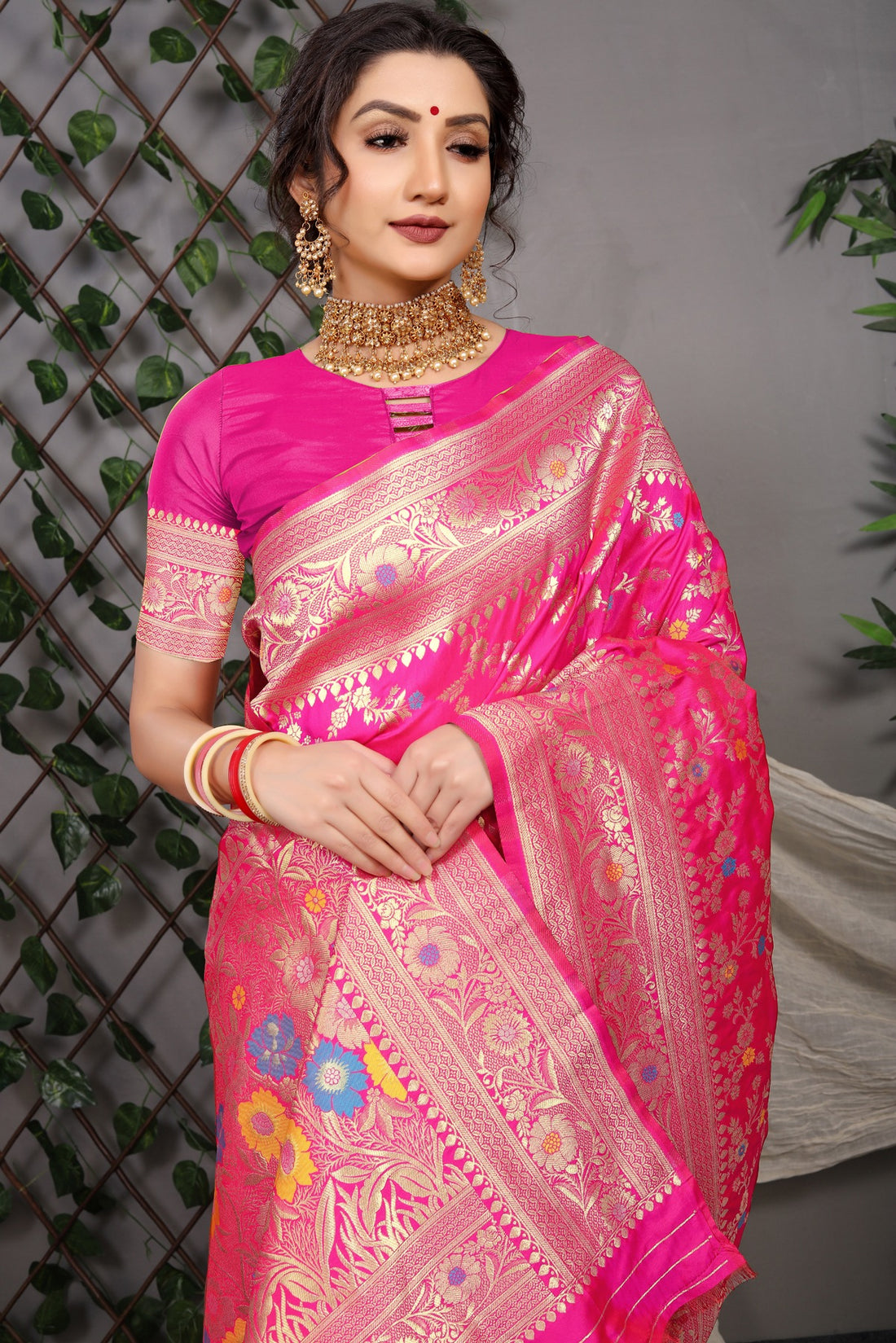 Susurrous Dark Pink Banarasi Silk Saree With Skinny Blouse Piece