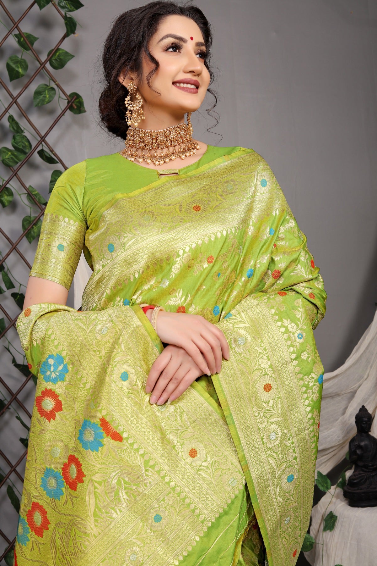 Vestigial Green Banarasi Silk Saree With Skinny Blouse Piece