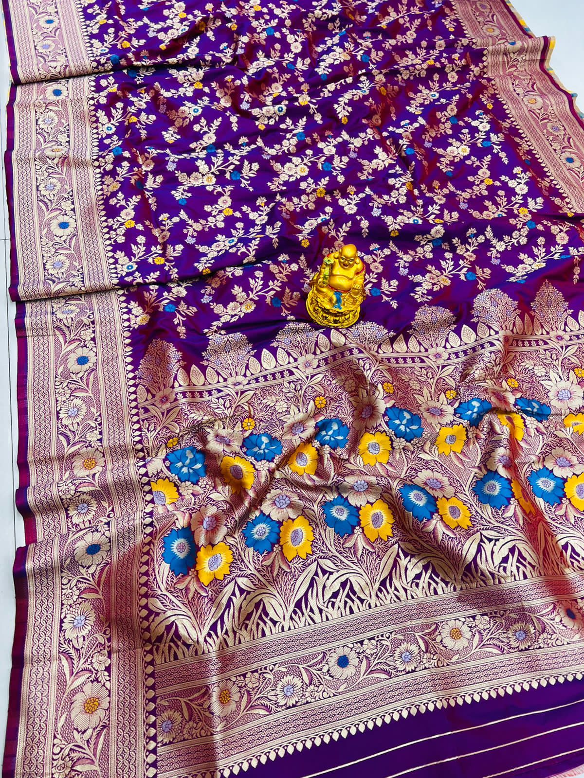 Surreptitious Purple Banarasi Silk Saree With Skinny Blouse Piece