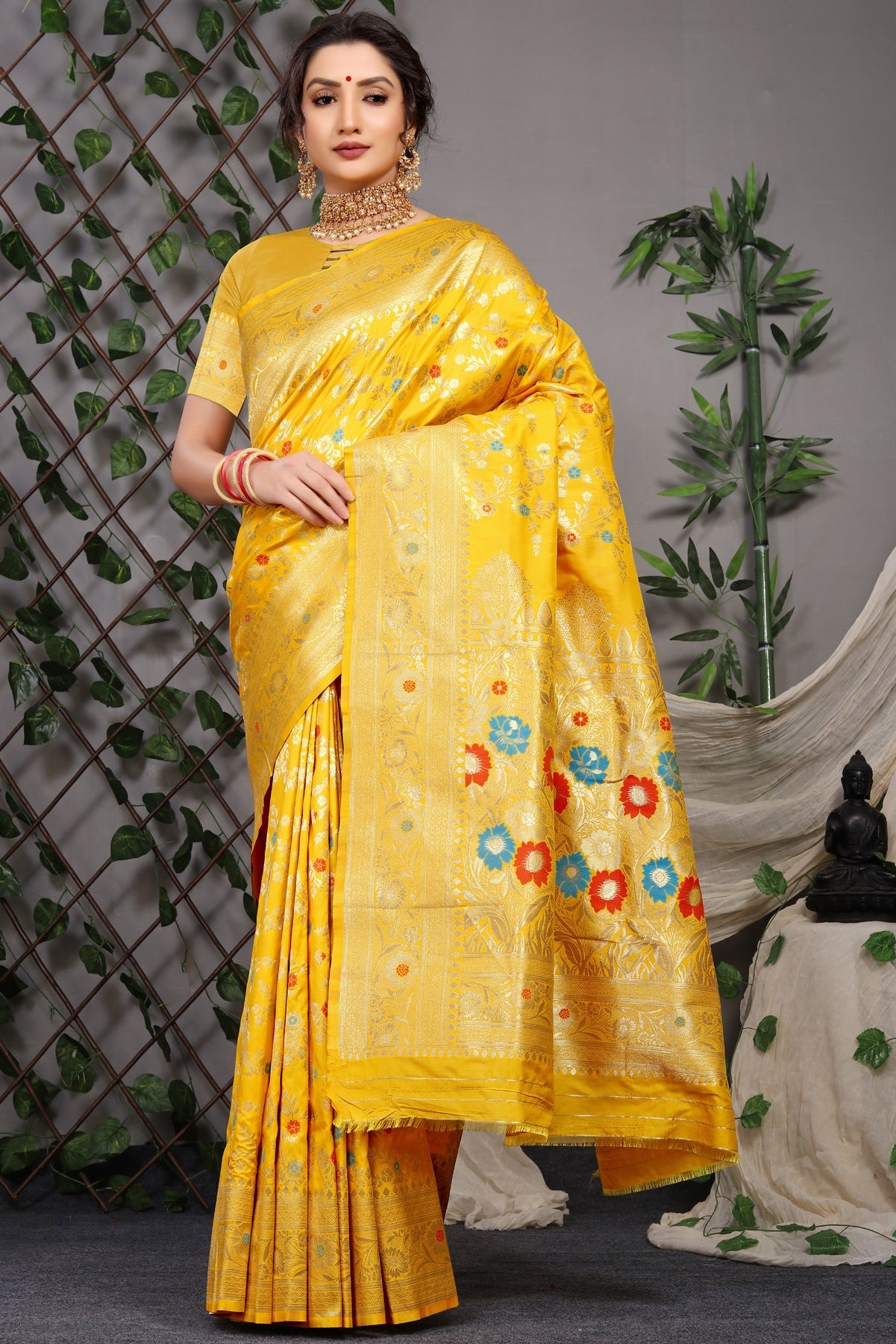 Staggering Yellow Banarasi Silk Saree With Skinny Blouse Piece