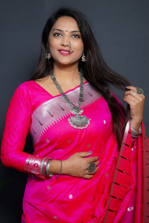 Load image into Gallery viewer, Comely Dark Pink Paithani Silk Saree With Angelic Blouse Piece
