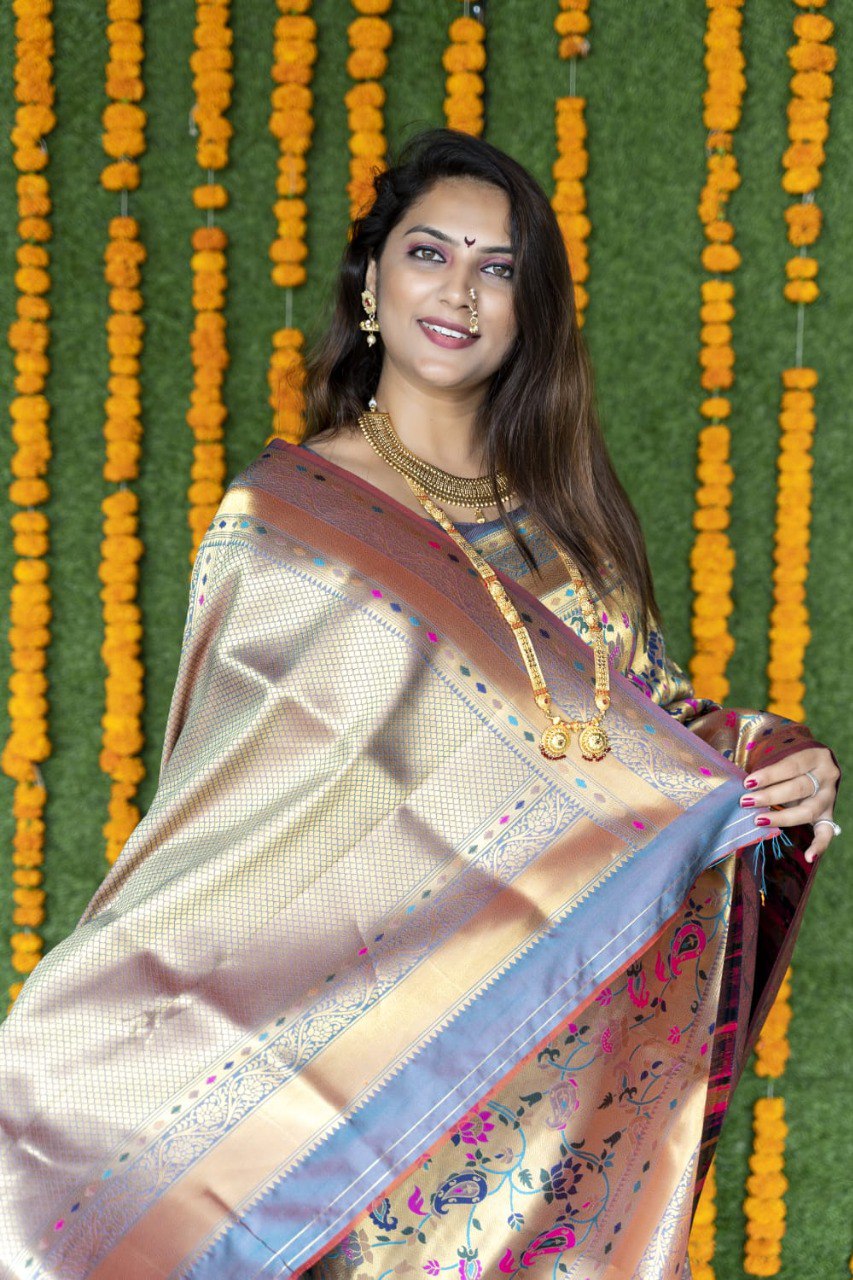 Imbrication Grey Paithani Silk Saree With Mellifluous Blouse Piece