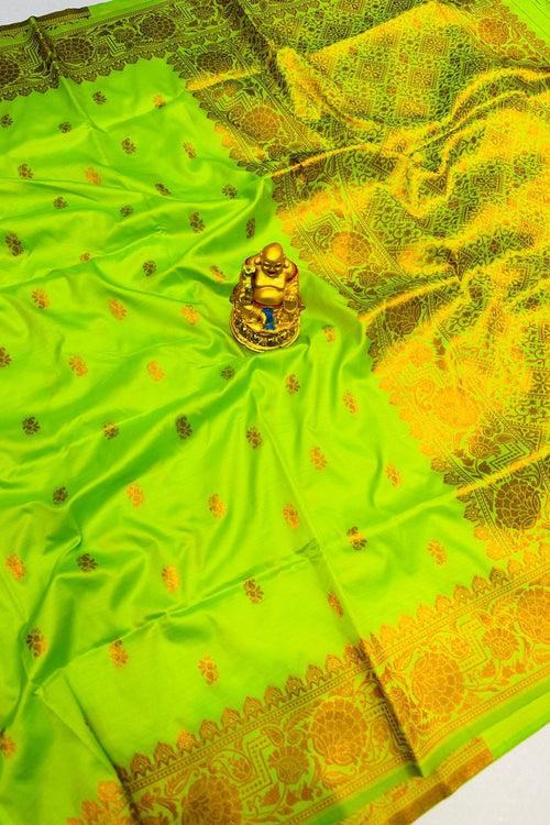 Load image into Gallery viewer, Unique Parrot Soft Banarasi Silk Saree With Unique Blouse Piece
