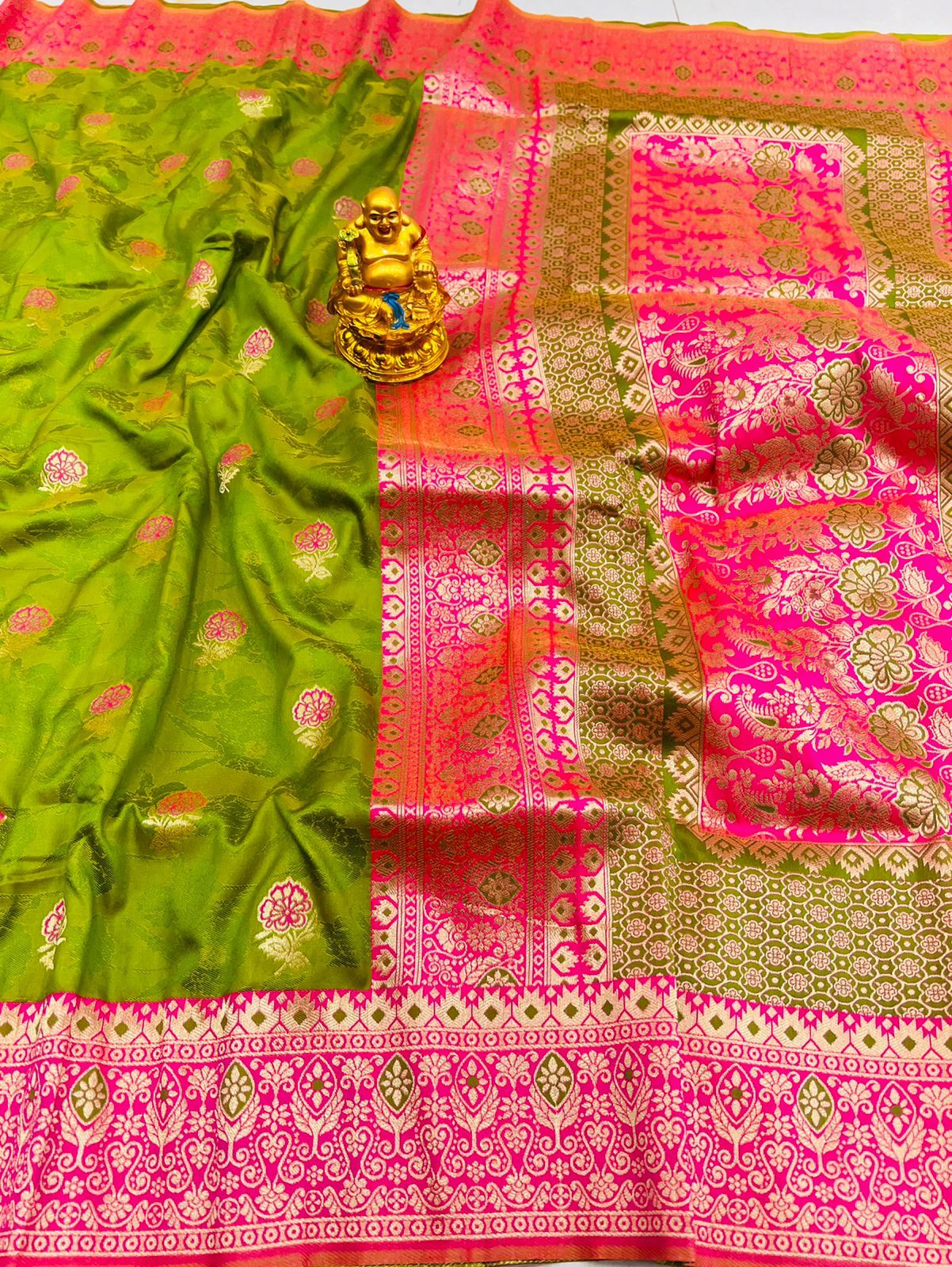 Prodigal Mehndi Banarasi Silk Saree With Redolent Blouse Piece