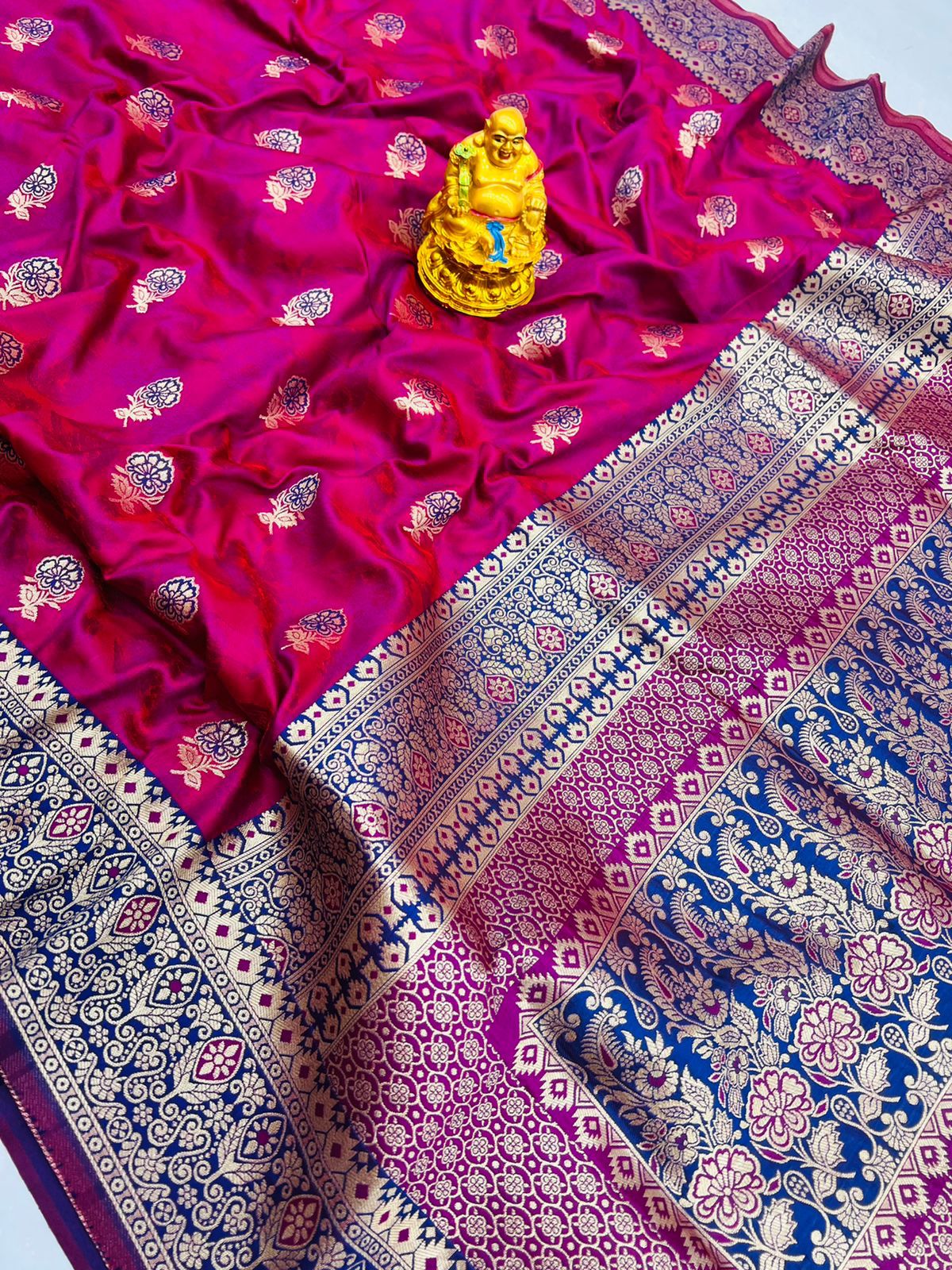Tremendous Purple Banarasi Silk Saree With Redolent Blouse Piece