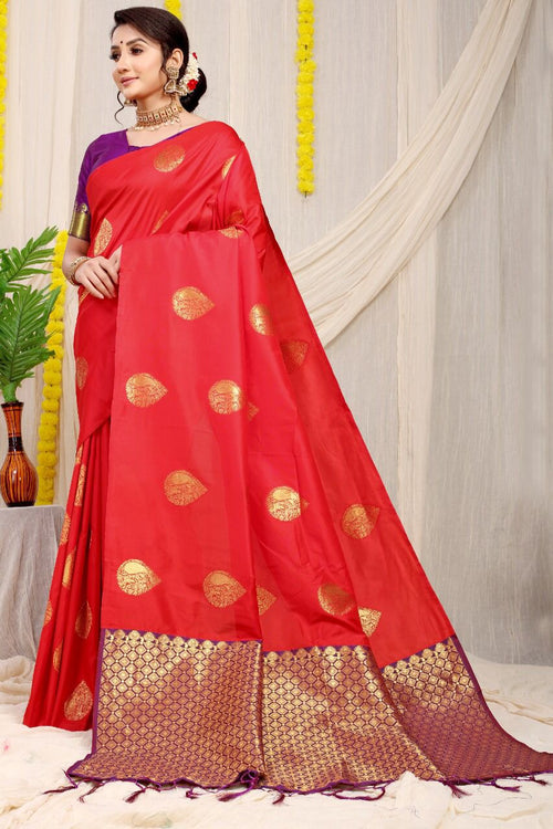 Load image into Gallery viewer, Mesmerising Red Banarasi Silk Saree With Adorable Blouse Piece
