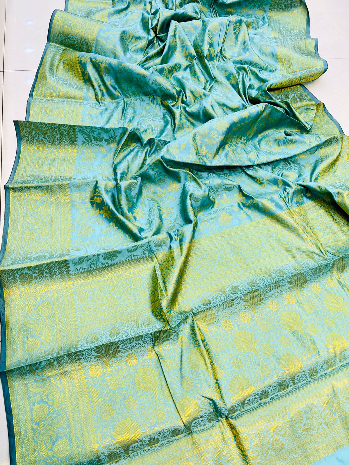 Exuberant Sky Soft Banarasi Silk Saree With Lissome Blouse Piece