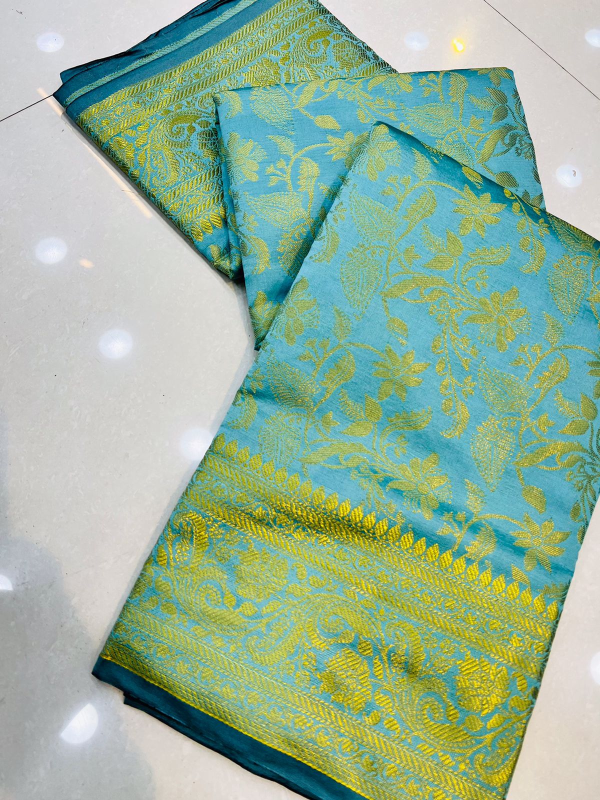 Exuberant Sky Soft Banarasi Silk Saree With Lissome Blouse Piece