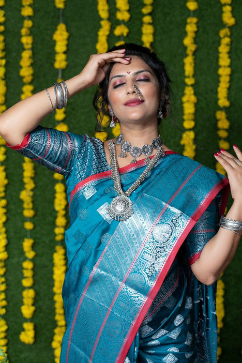 Load image into Gallery viewer, Unequalled Rama Banarasi Silk Saree With Symmetrical Blouse Piece
