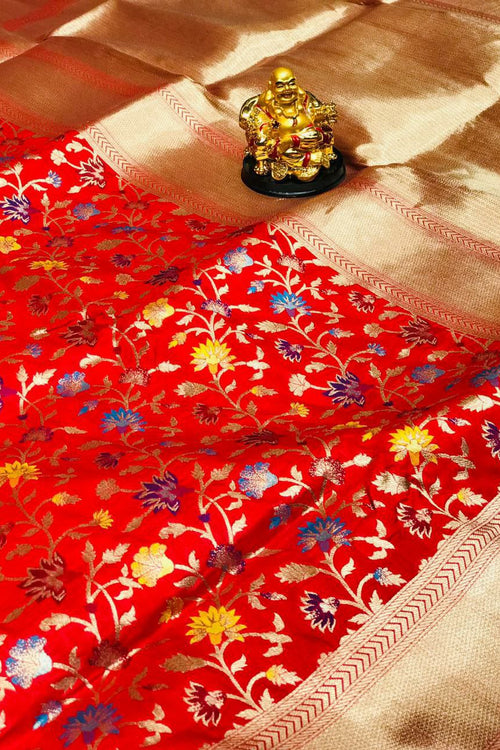 Load image into Gallery viewer, Invaluable Red Kanjivaram Silk With Engaging Blouse Piece
