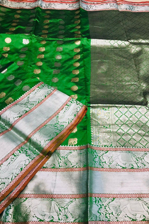 Load image into Gallery viewer, Stunner Green Banarasi Silk Saree With Admirable Blouse Piece
