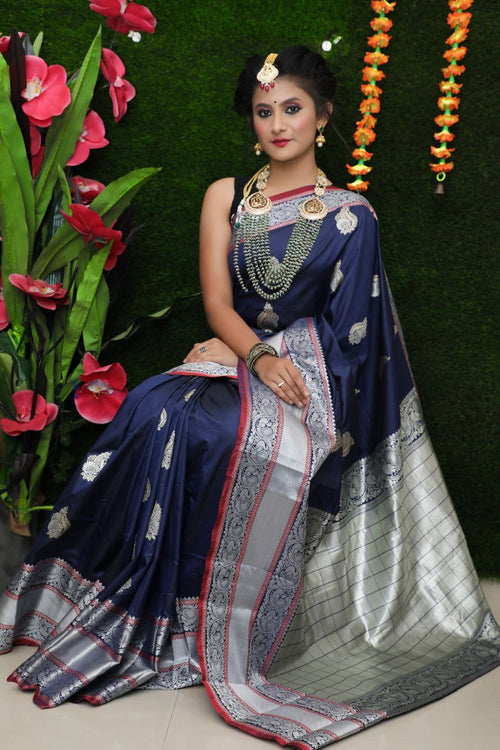 Load image into Gallery viewer, Divine Navy Blue Banarasi Silk Saree With Forbearance Blouse Piece
