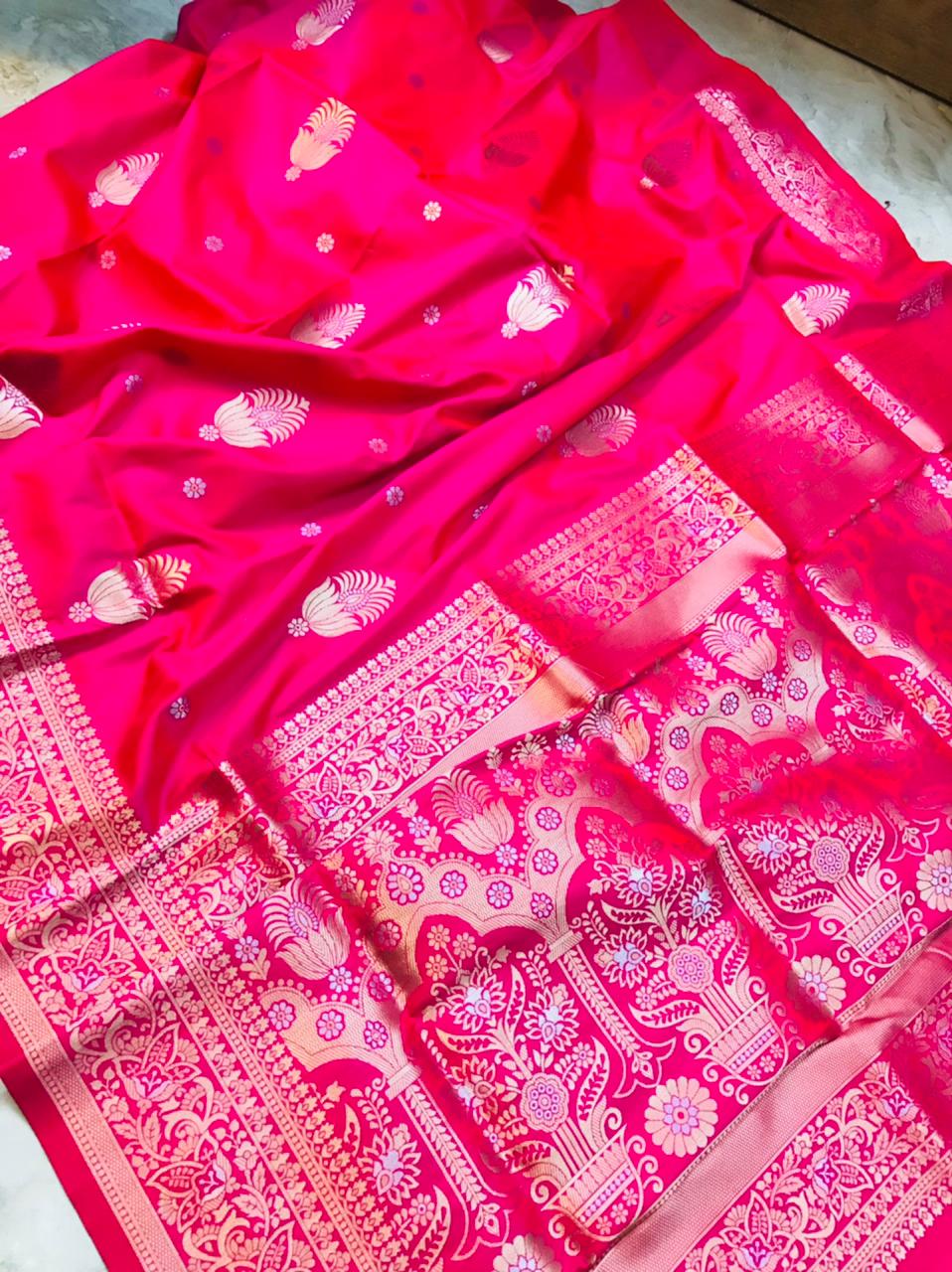 Redolent Dark Pink Kanjivaram Silk With Demure Blouse Piece